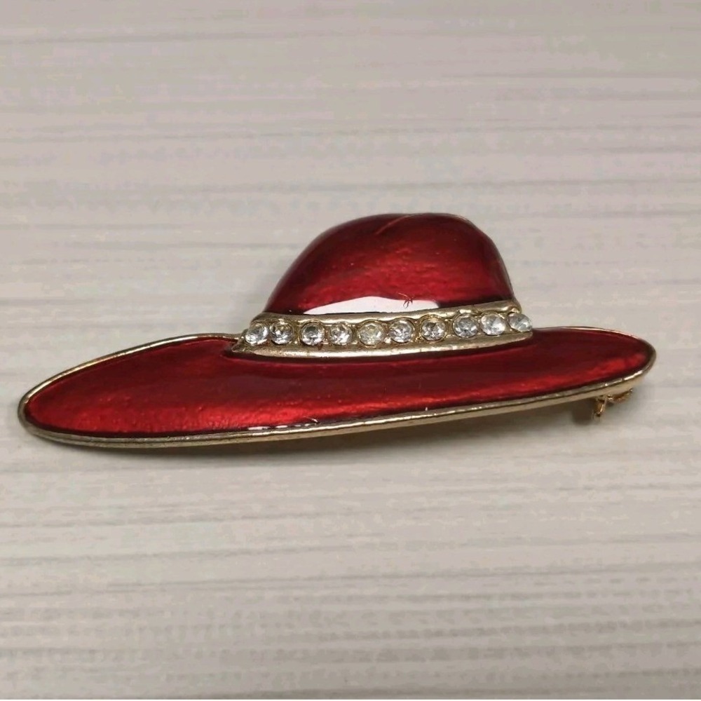 Red Hat Society Retro Hat Shaped Enamel Gold Plated Brooch Vintage Jewelry Pin